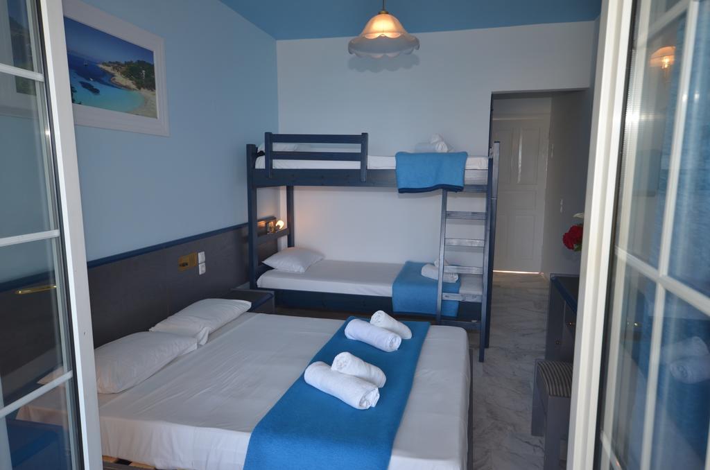 Hotel Elena Ермонес Екстер'єр фото
