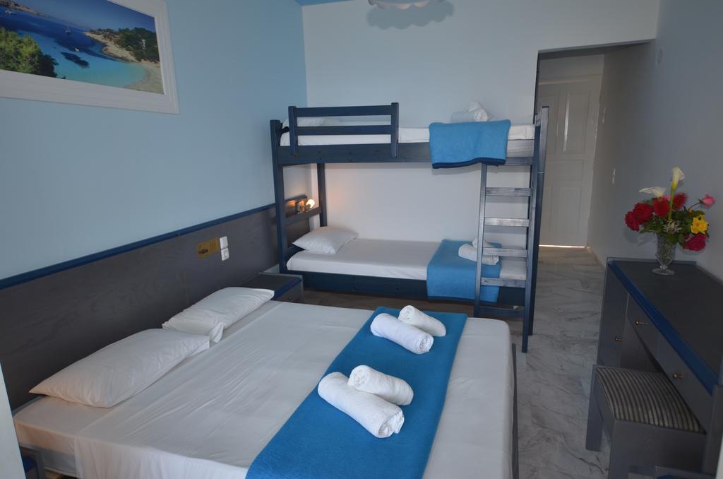 Hotel Elena Ермонес Екстер'єр фото