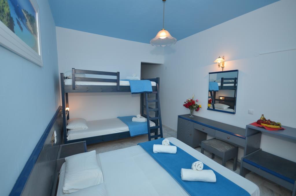 Hotel Elena Ермонес Екстер'єр фото