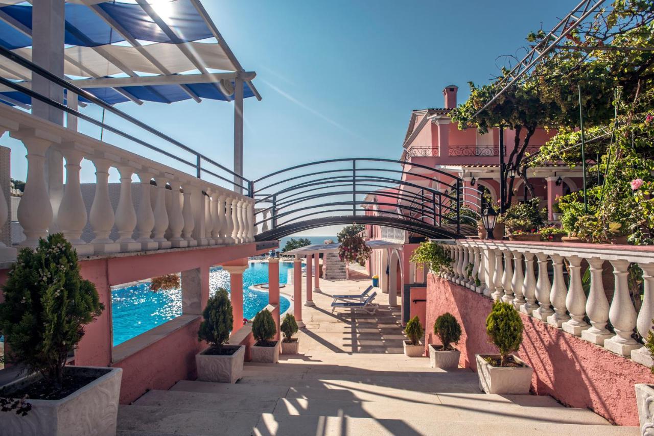 Hotel Elena Ермонес Екстер'єр фото